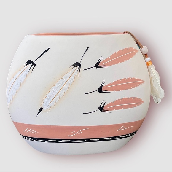 Southwest pottery vase vintage 1980’s Like new - Picture 2 of 7